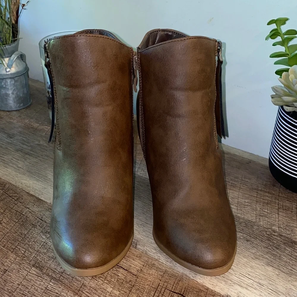 Journee Collection Heeled Ankle Booties with Dual Zippers Size 6.5 - Picture 2 of 13